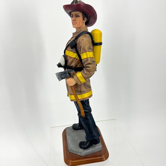 Vintage 2000 Red Hats of Courage Sentinel Of Courage 2/1945 Fireman Resin Figure - Picture 2 of 10